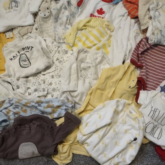 Neutral baby clothes lot - Picture 5 of 5